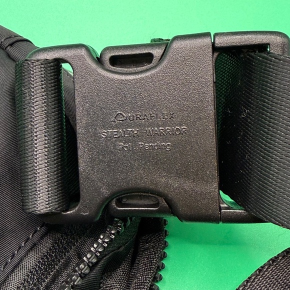 Lululemon Everywhere Beltbag 1L - Picture 5 of 6